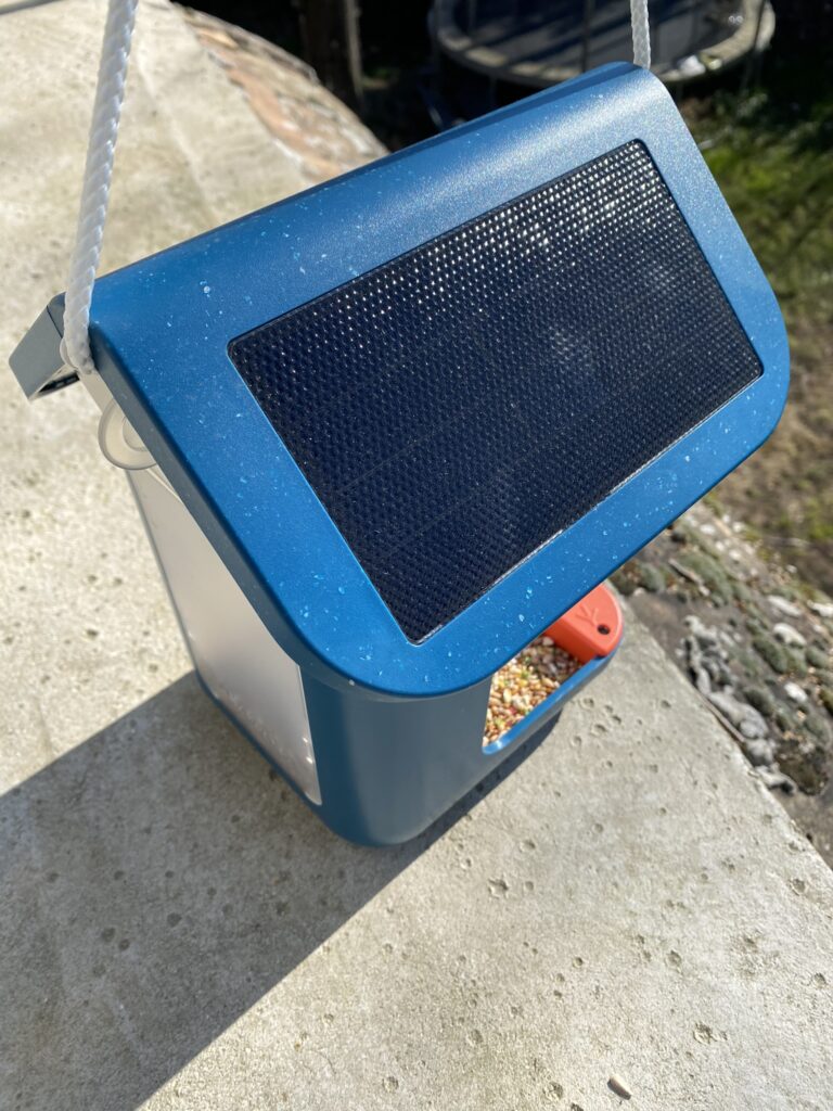 mangeoire connectée solaire my bird buddy