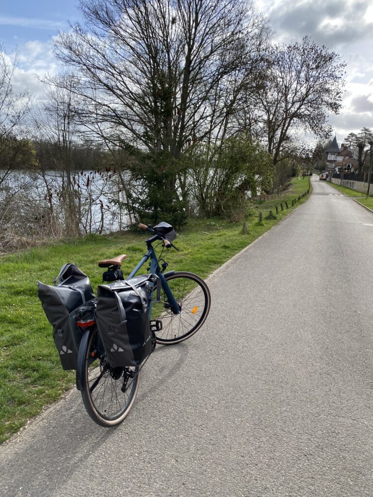 voyager seule à vélo, conseils pour les femmes que ça intéresse