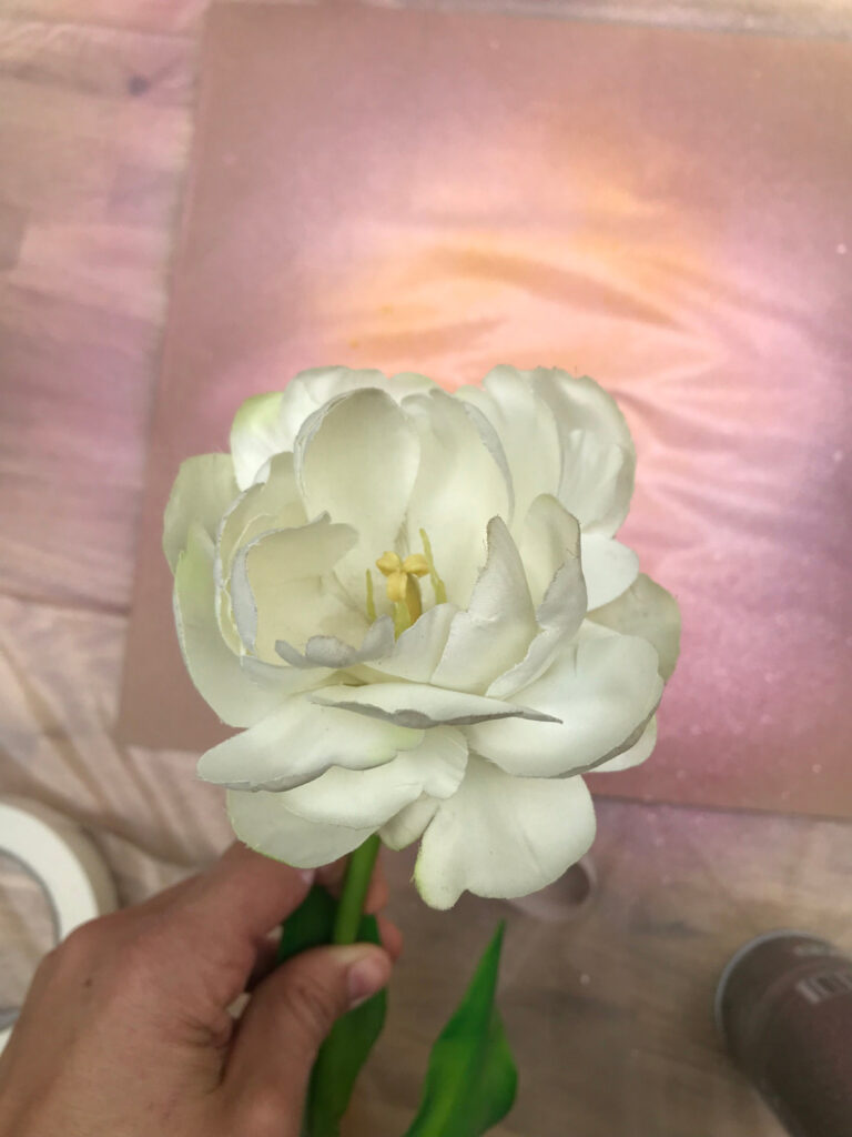 Fleur blanche artificielle