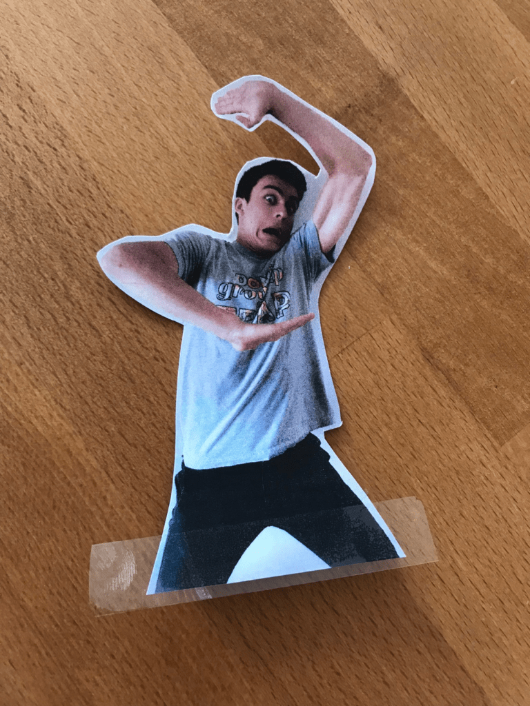 Anniversaire grand-père : Fabrication en 2 étapes d'un cadeau 3 photo amusante détourée d'un petit fils