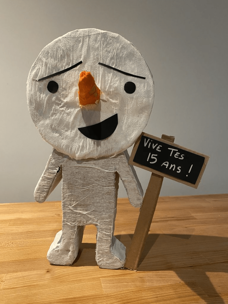 Super récap : 60 idées de cadeaux surprise DIY attentionnés 18 Cadeau surprise DIY : pinata Plou