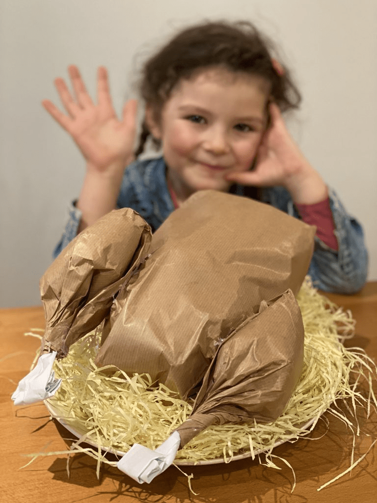 Cadeau surprise DIY : faux poulet en papier