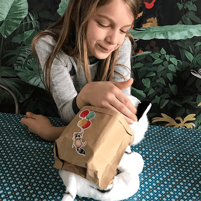 Cadeau surprise DIY : sac à dos en papier
