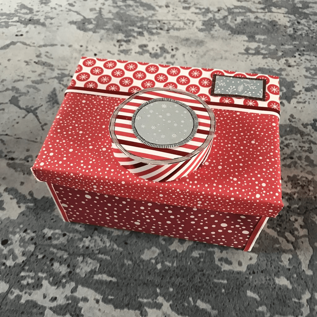 Super récap : 60 idées de cadeaux surprise DIY attentionnés 39 Cadeau surprise DIY : fabriquer une boîte à photos