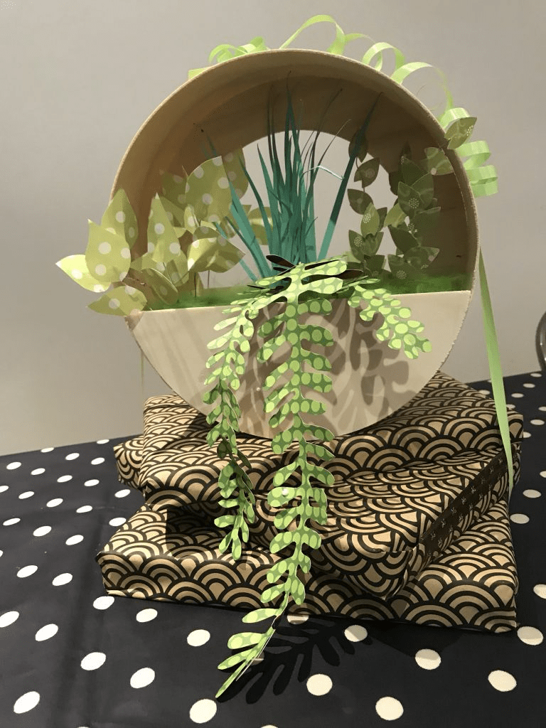Cadeau surprise DIY : fausses plantes murales pour décorer