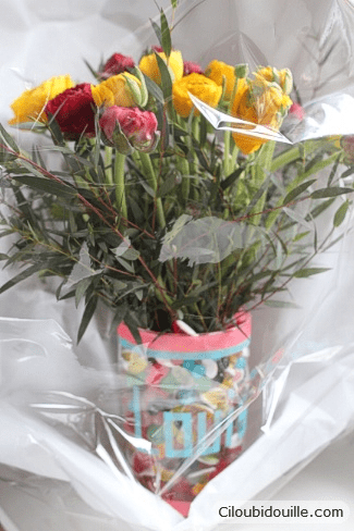 Cadeau surprise DIY : vase en bonbons