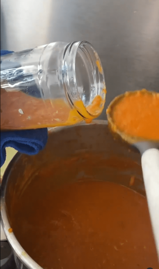 Mon expérience sur l'abondance de mon jardin 6 coulis de tomates du jardin versé en pot