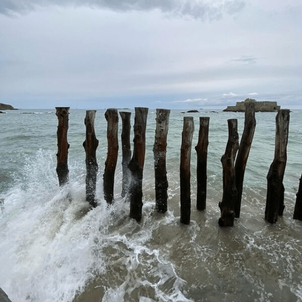Mon voyage dans les nombreuses îles grecques 28 Brises vague de saint Malo