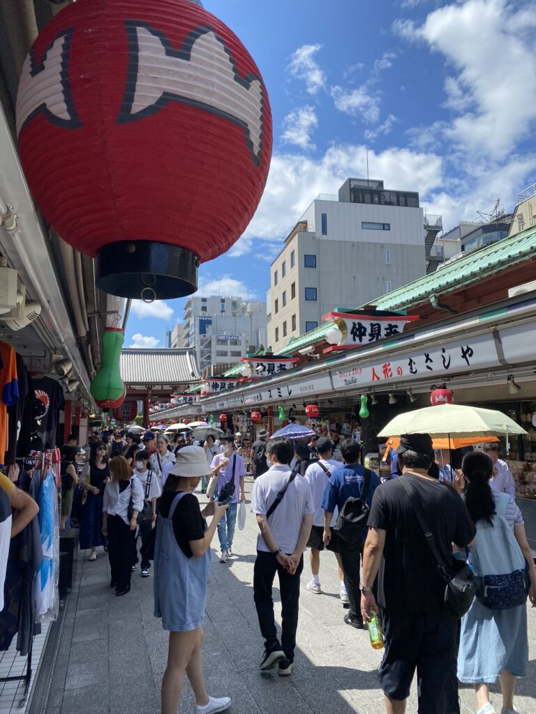 Japon en famille : sanctuaire Asakusa à tokyo