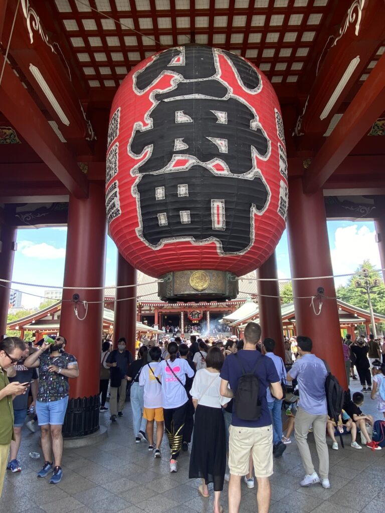 Japon en famille : sanctuaire Asakusa à tokyo