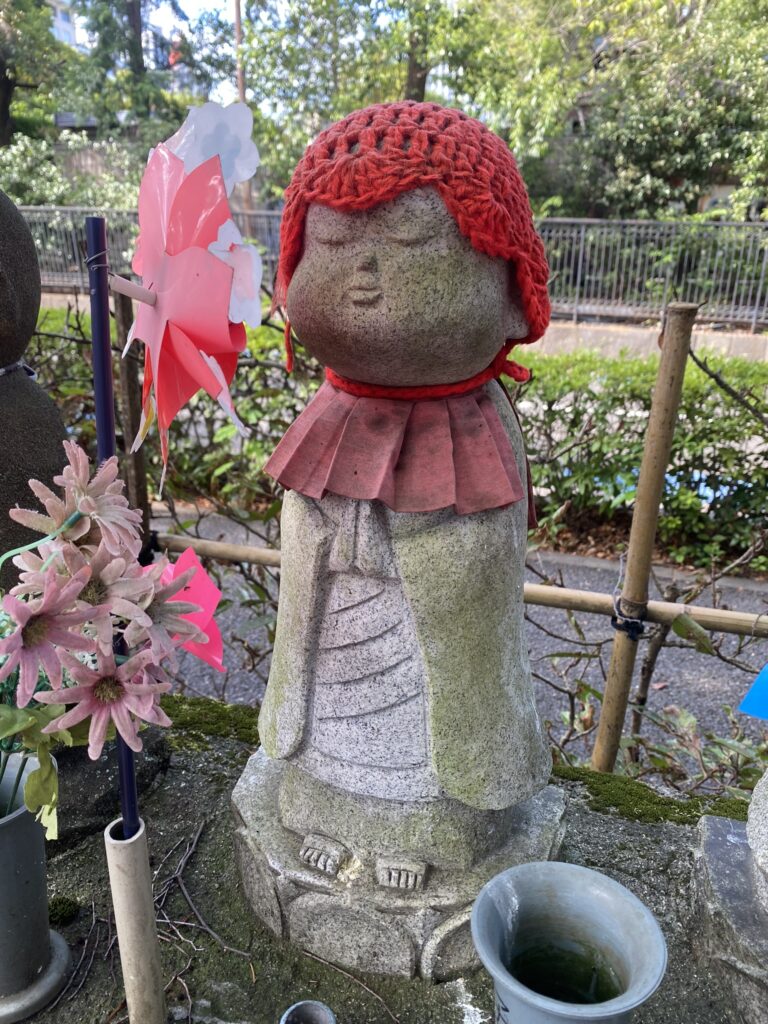 Trois jours à Tokyo en famille 130 temple zojo-ji à tokyo et son sanctuaire Jizo