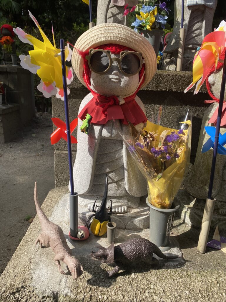 Trois jours à Tokyo en famille 136 temple zojo-ji à tokyo et son sanctuaire Jizo