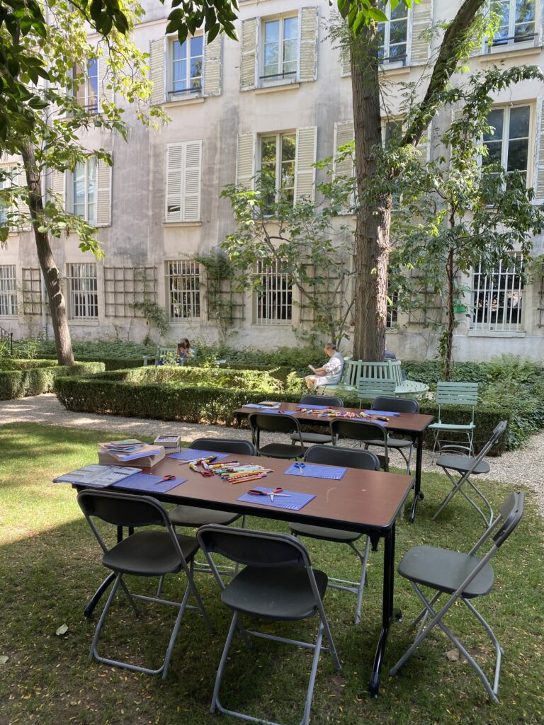 animatrice d'ateliers créatifs au musée Delacroix