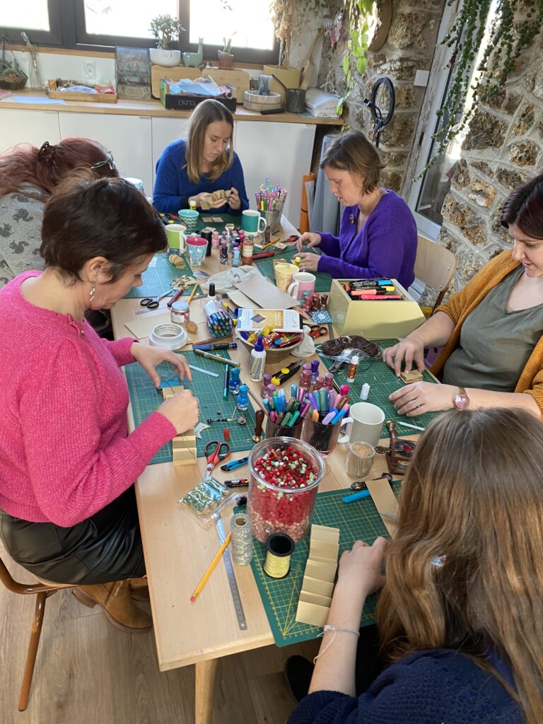 journée créative mystère à l'Atelier des Intentions de Orly pour muscler sa créativité