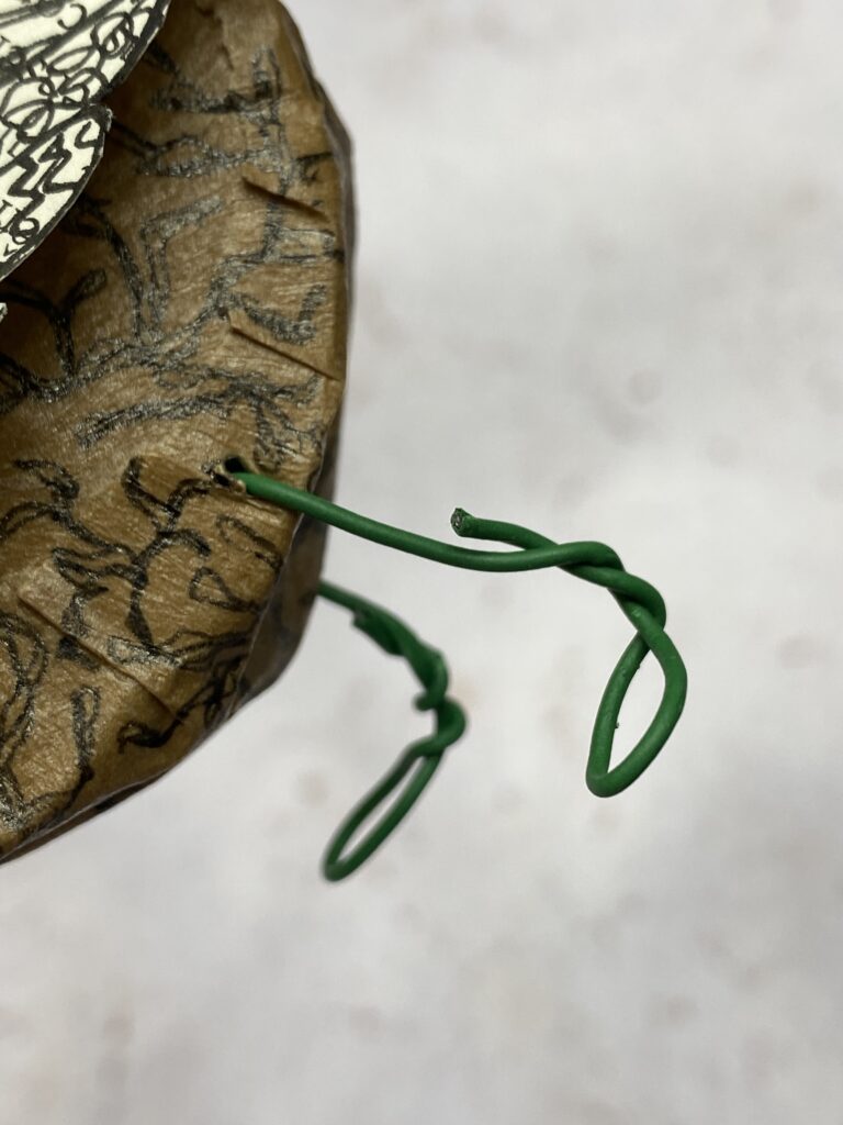 Comment fabriquer un oiseau à partir de récup : surprise n°4 14 patte en fil de fer de mon oiseau en carton