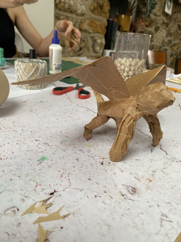 Comment fabriquer un super animal totem en papier 6 fabriquer un alebrije mexicain en papier