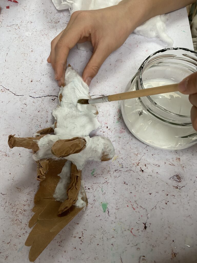Comment fabriquer un super animal totem en papier 9 fabrication d'un alebrije