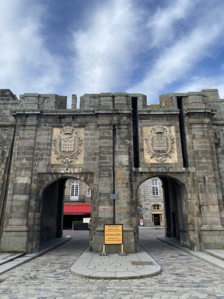 visite insolite de saint-malo en famille ou en solo