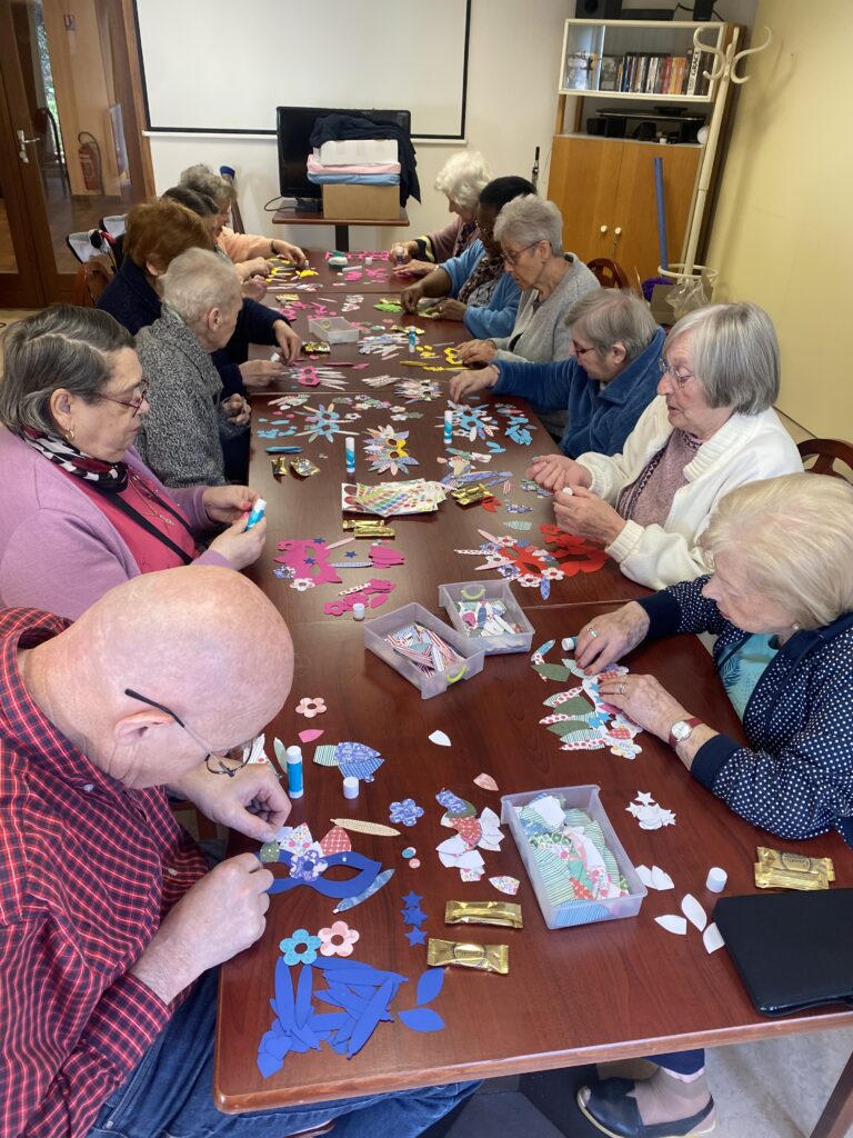 atelier créatif avec les séniors